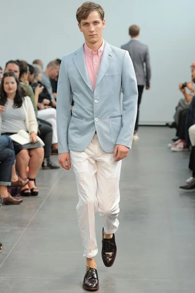 Look 22